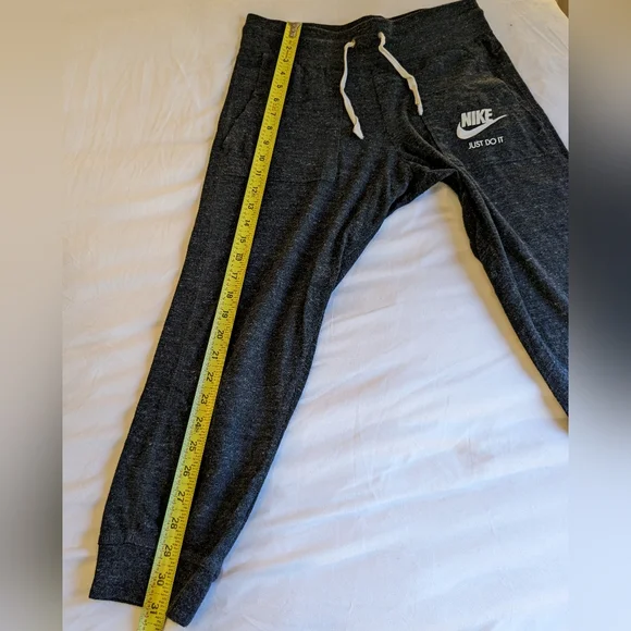 Nike Joggers - Picture 3 of 6